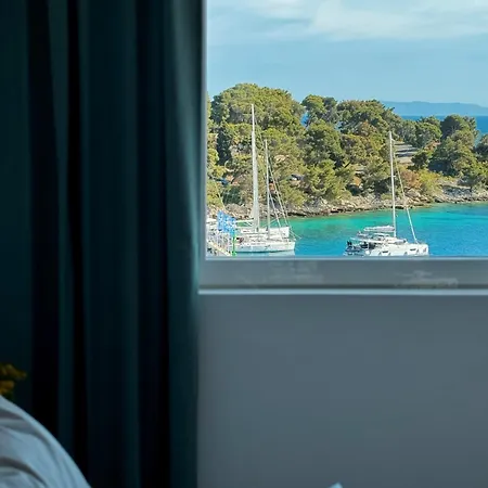 Sol Melba Boutique - *